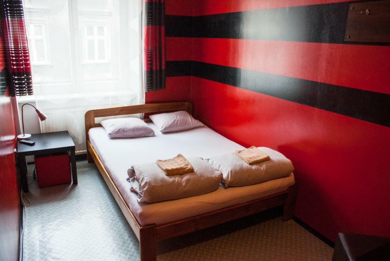 Smocza Jama Hostel Krakow Ngoại thất bức ảnh