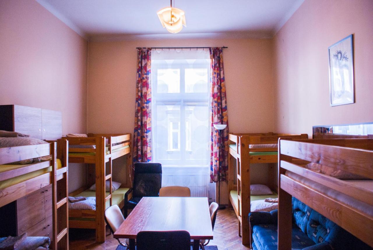 Smocza Jama Hostel Krakow Ngoại thất bức ảnh