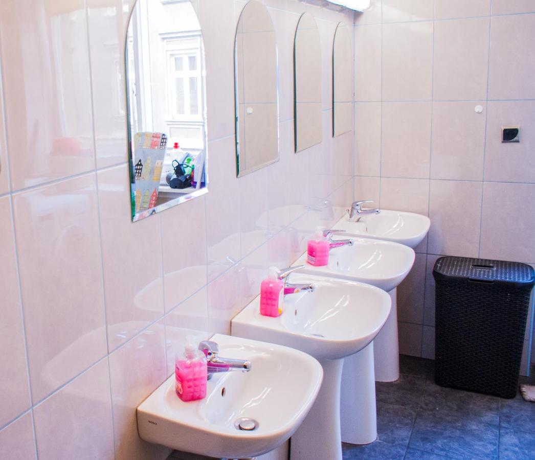 Smocza Jama Hostel Krakow Ngoại thất bức ảnh